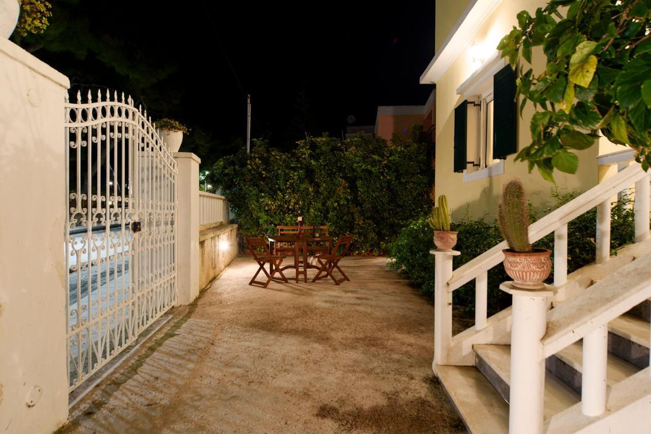 Jasmine Of Poseidonia Apartment Posidhonía Exterior photo